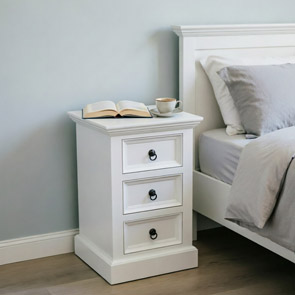 white furniture,white bedside